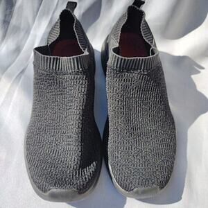 AND1 Slip-On Shoes Mens Size 9 Black Knit Low Top Athletic Sneakers Comfort